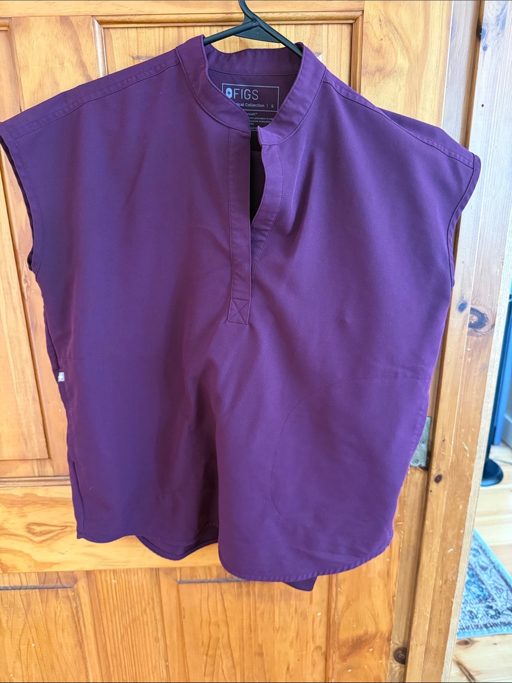 FIGS Women's Plum Scrub Set
